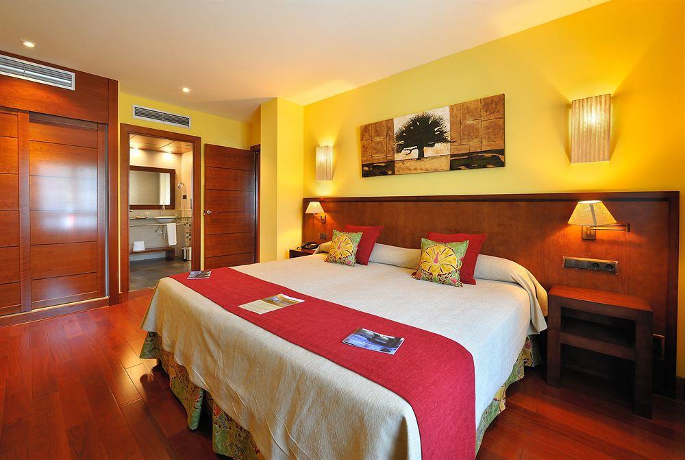Hotel & Spa Monasterio De Boltana Room photo