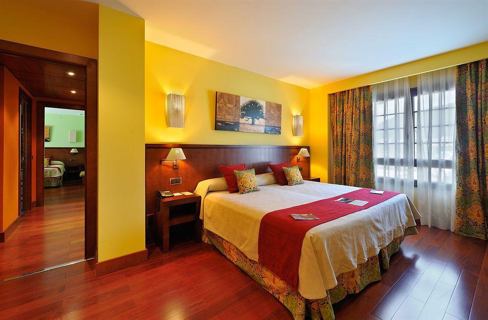 Hotel & Spa Monasterio De Boltana Room photo